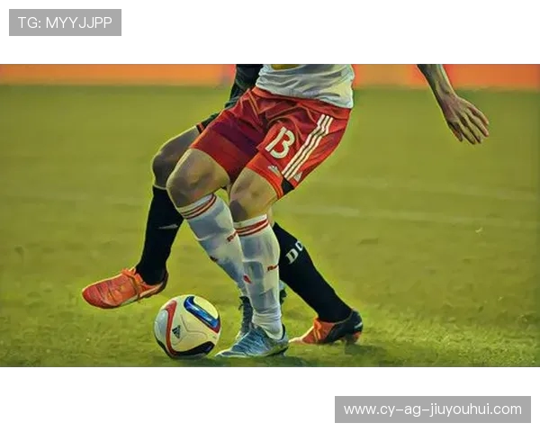 《实战足球博主日常训练与赛事幕后全纪录》