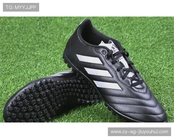 深入解析体育生选择专业足球鞋在训练与比赛中的重要作用与实际价值